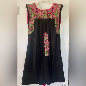 Mi Golondrina short black embroidered dress